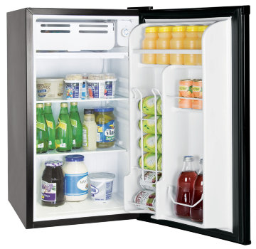 Шкаф холодильный с глухой дверью COOLEQ TBC-90S черный